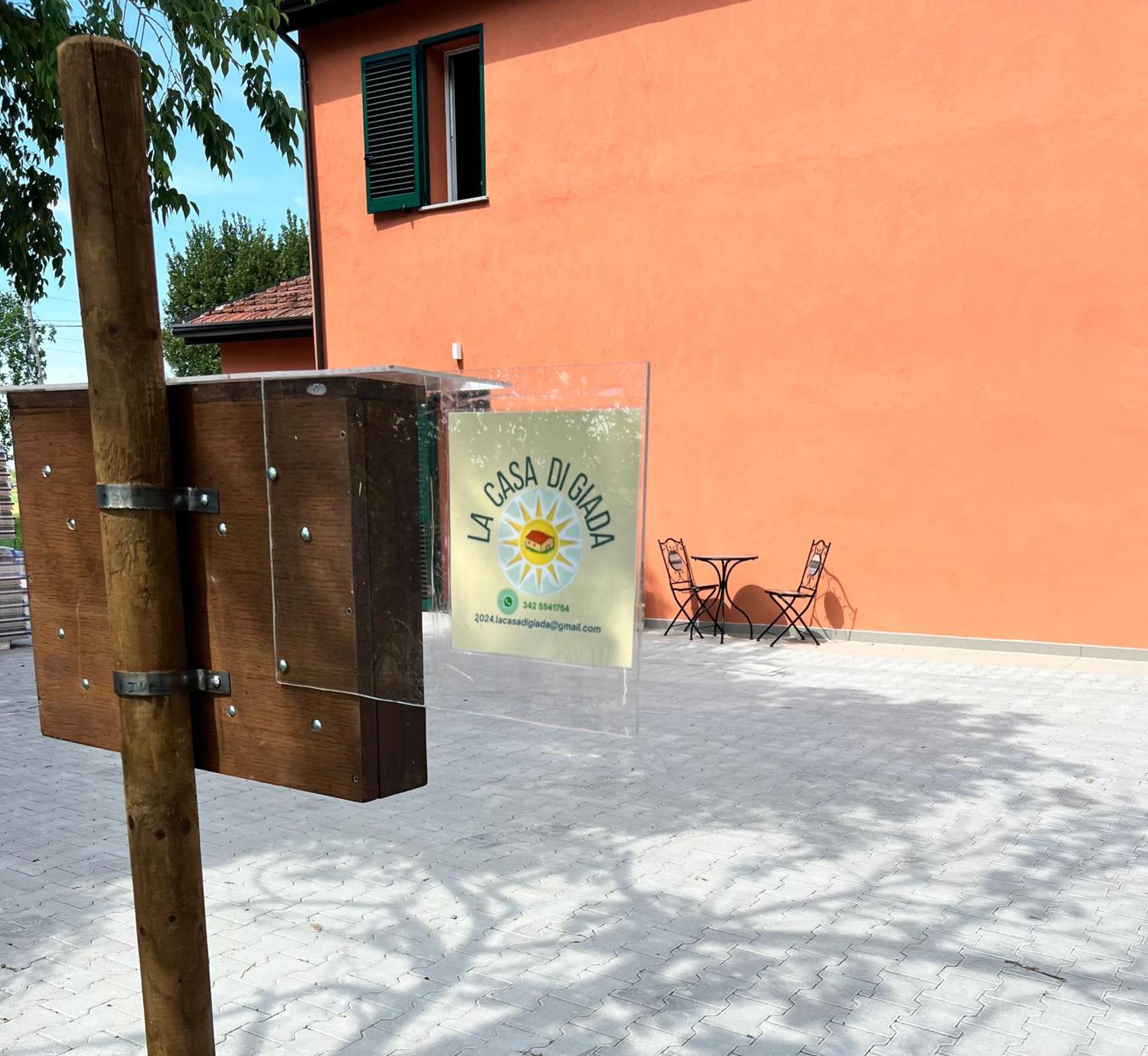 Guesthouse La Casa Di Giada 伊莫拉 外观 照片